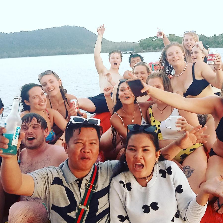 Lucky Sun Saracen Bay Vandrehjem Koh Rong Samlon Eksteriør billede
