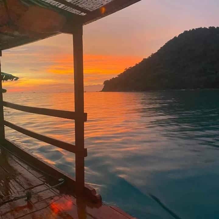 Lucky Sun Saracen Bay Vandrehjem Koh Rong Samlon Eksteriør billede