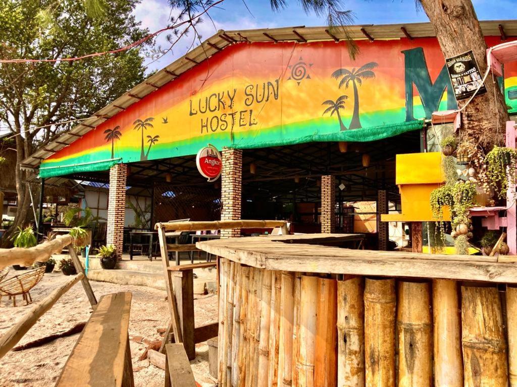 Lucky Sun Saracen Bay Vandrehjem Koh Rong Samlon Eksteriør billede