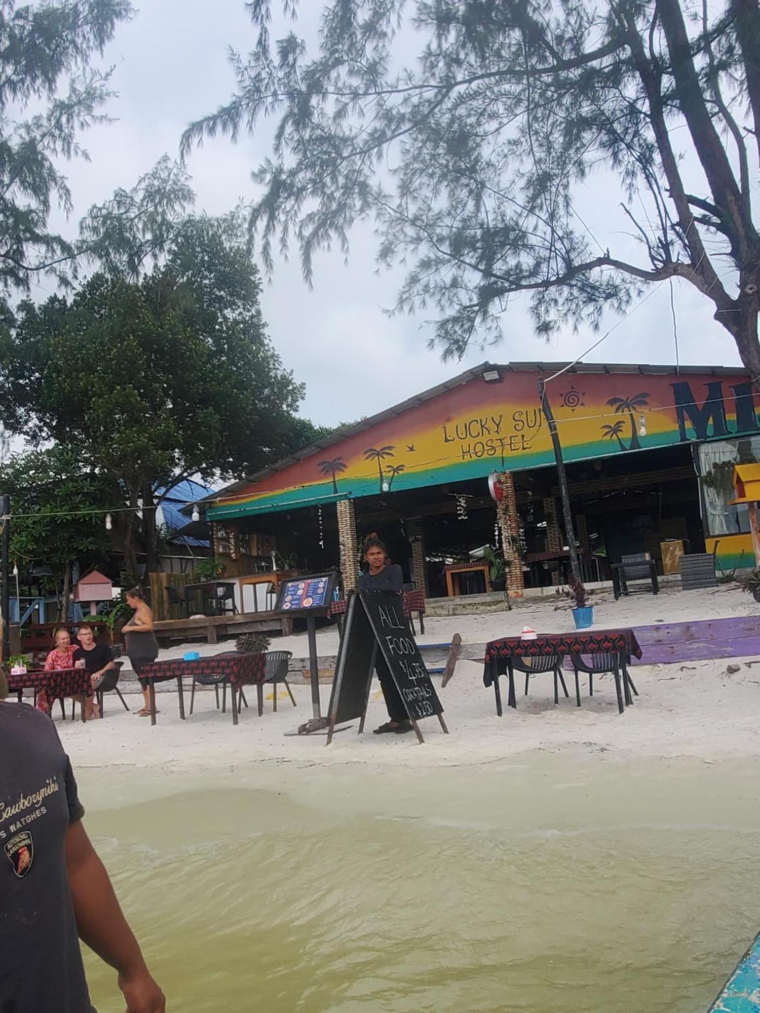 Lucky Sun Saracen Bay Vandrehjem Koh Rong Samlon Eksteriør billede